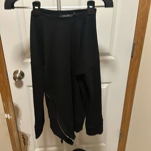 Black tunic sweatshirt with side zipper detail